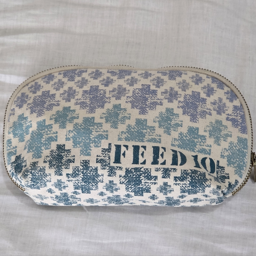 Clarins Feed Blue And Cream Cosmetic Case